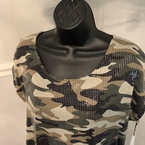 crosby. Sequined Camo Tee Size M NWT